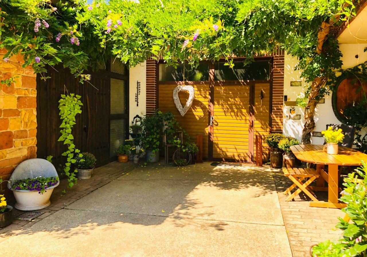Gaestehaus Annel Niederhorbach エクステリア 写真